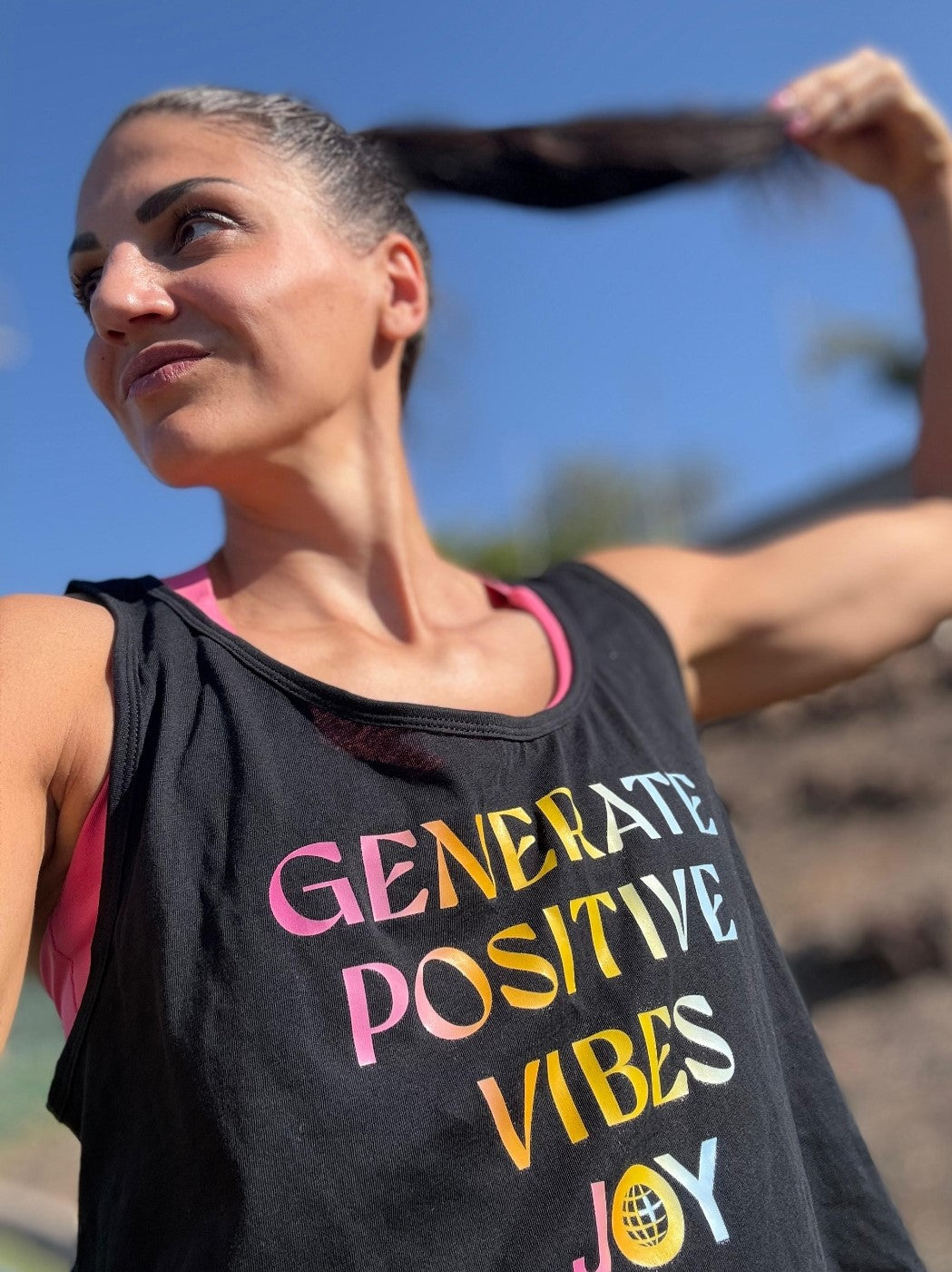 Camiseta sin mangas JOY "Generate Positive Vibes" - Muévete con libertad, inspira con audacia